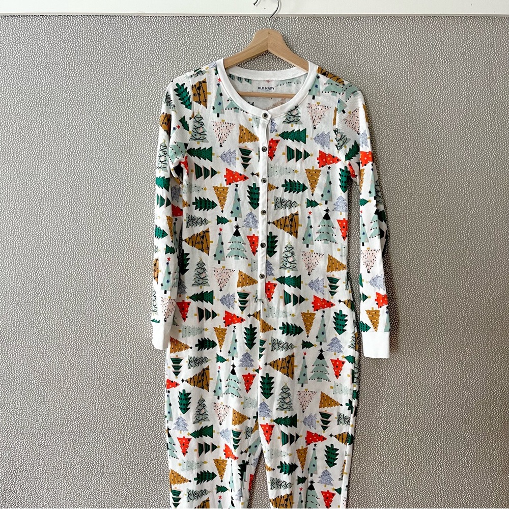 M Old Navy Thermal One Piece Christmas Pajamas